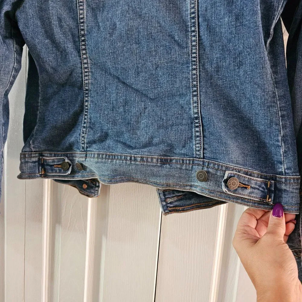 Old Navy Women's Blue Classic Long Sleeves Jean Jacket Size Medium - Picture 12 of 14